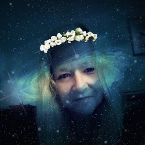 Meet your Posher, Carrie